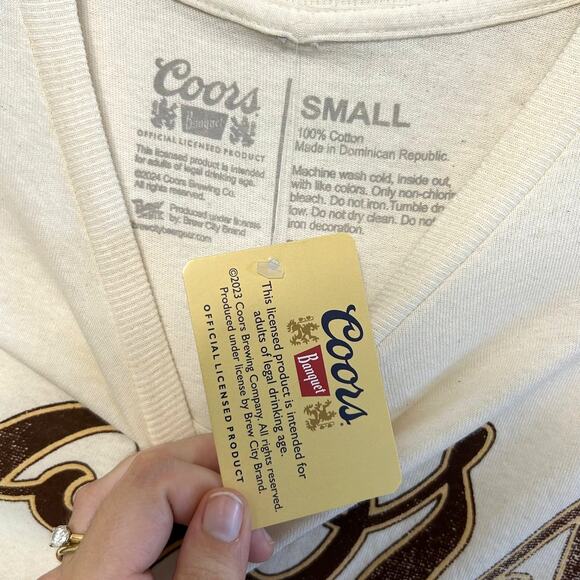 Coors Beer Graphic T-Shirt NWT Men's Sz S Beige Officially Licensed 100% Cotton - Picture 3 of 4
